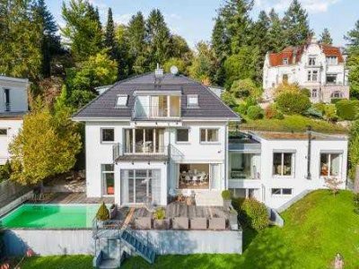 Exklusive Wohnkultur: Moderne Villa nahe der Lichtentaler Allee