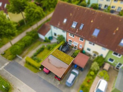 Modernes Reihenmittelhaus mit Wintergarten, Sauna, Kamin und Doppelcarport in Stralsund
