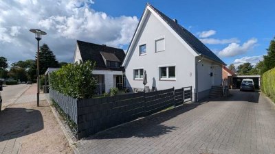 Reinfeld : Modernisiertes Einfamilienhaus mit Doppelcarport, Vollkeller und toller Ausstattung in gu