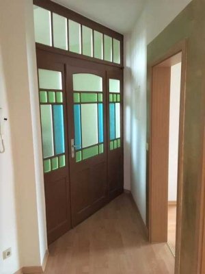 Außergewöhnliche 2 Raum-Wohnung mit Tageslichtbad, Balkon & Stellplatz