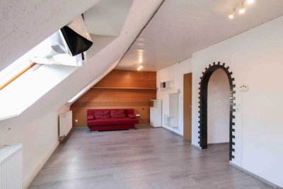 Schöne Dachgeschosswohnung in ruhiger Lage