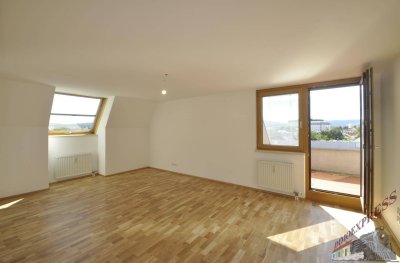 Wunderschöne sonnige Dachterrassenwohnung mit Tiefgaragenparkplatz und bester Fernsicht nähe EKZ Bühl-Center