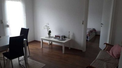 Exklusive, sanierte 1,5-Zimmer-Wohnung mit Einbauküche in Hochheim
