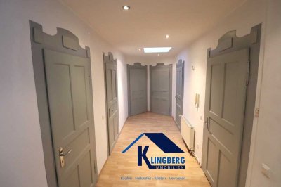 4-Raum-DG-Wohnung mit Einbauküche und 2 Balkonen zu vermieten - Altbauflair in Zeitz zu vermieten!