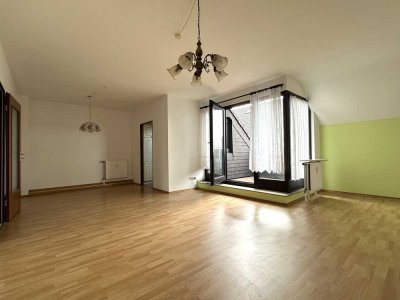 TOP gemütliche und helle 2,5 ZKDB Wohnung in zentraler Lage in der Innenstadt mit großem Balkon