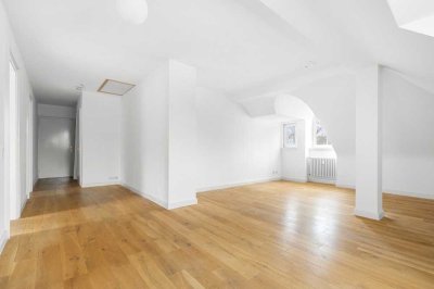 Dachgeschosswohnung mit Charme! Nähe Festspielhaus!