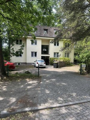 NEU! Exklusive 3 Zi. DG-Wohnung "bezugsfrei" 5 Minuten fußläufig zum Zeltinger Platz/ S-Bhf. Frohnau