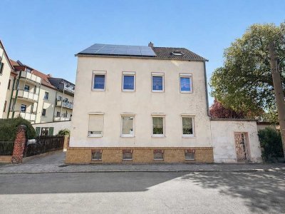 *Modernisiertes Zweifamilienhaus mit PV-Anlage, Whirlpool & Garage in gefragter Lage von Leipzig*