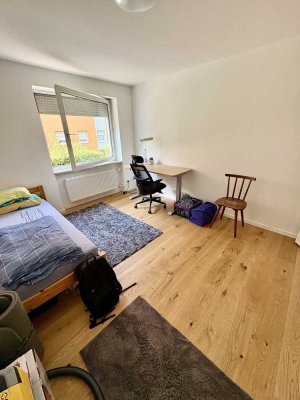 Modernes WG-Zimmer in top sanierter WG in Stuttgart-Ost