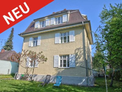 MÜNCHEN-OBERMENZING: MAXIMALE LEBENSFREUDE FÜR ALTBAULIEBHABER UNTER DEM DACH!
