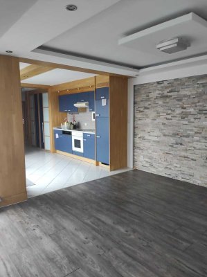 Sonnige 2 Zimmer-Wohnung mit Dachterasse in Leonberg