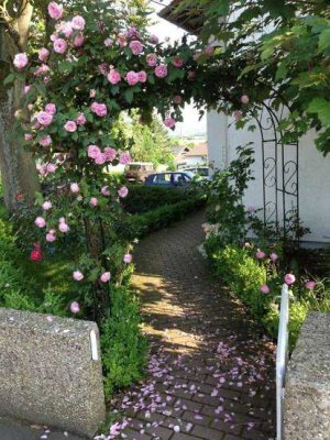 Beste Wohnlage: 3,5-ZKB Carrara Marmorflur in ruhigem Viertel von Wiesloch