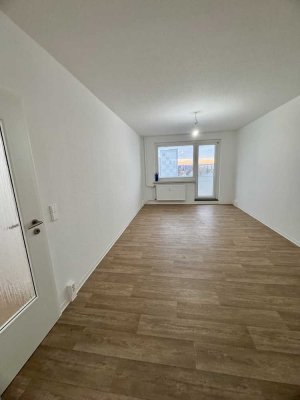 Helle u. komplett sanierte 3-Raum WG mit Lift und Balkon