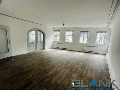 Gepflegte 4-Zimmer-Altbauwohnung im Zentrum von Leonberg – modernisiert und bezugsfrei!