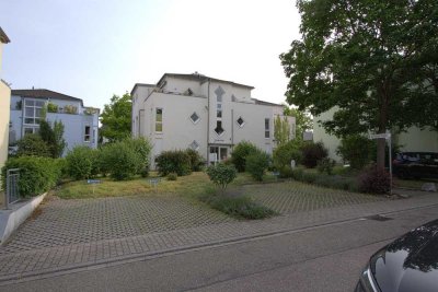 SANIERTE 3,5-Raum-Wohnung mit gehobener Innenausstattung mit Balkon in Pfinztal