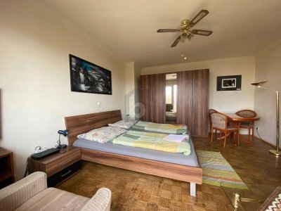 MARIEHILFERGÜRTEL: FERNBLICK &amp; TERRASSE ? PLUS ZWEITE EINHEIT IM PAKET MÖGLICH