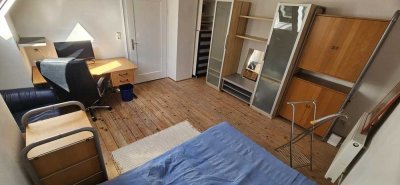 WG-Zimmer für Frau in 3er Frauen-WG