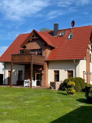 Ein- bzw. Zweifamilienhaus - barrierefreie EG-Wohnung - ideal für zwei Generationen