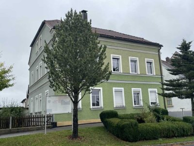 Ein teilvermietetes Zweifamilienhaus in guter Lage in Pleystein!