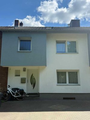 Modernisiertes Reihenhaus in ruhiger Lage – Komplett kernsaniert