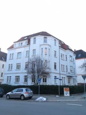 Gut geschnittene 2-Raumwohnung in ruhiger Lage mit PKW Stellplatz wider zu vermieten!
