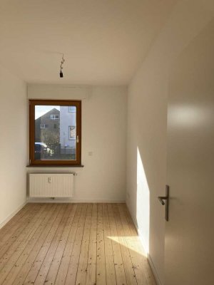 3-Zimmer-Erdgeschosswohnung mit Terasse Balkon in Sankt Augustin
