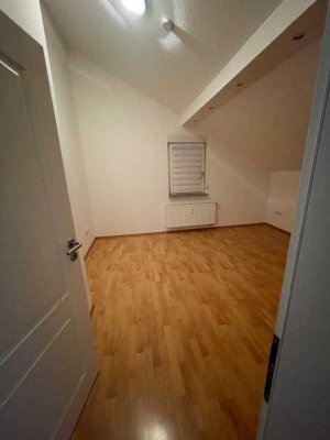 3-Zimmer Dachgeschosswohnung in Ludwigshafen-Mundenheim