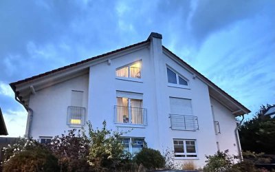 Geschmackvolle Doppelhaushälfte in Zweibrücken - 6 Zimmer + EBK und Garten in Ixheim