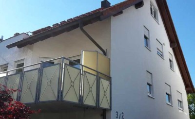 Modernisierte attraktive 3 Zimmer-Wohnung mit Balkon und EBK in Löchgau