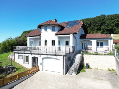"In Kaufabwicklung! " ZWEIFAMILIENHAUS IN ERHÖHTER GRÜNRUHELAGE MIT AUSBLICK