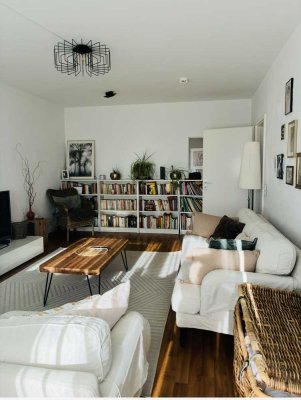 Von Privat! Viel Platz für Ihre Ideen in dieser 4-Zimmer-Wohnung in Frankfurt-Hausen