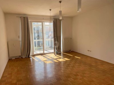 HELLER WOHNHIT MIT LOGGIA