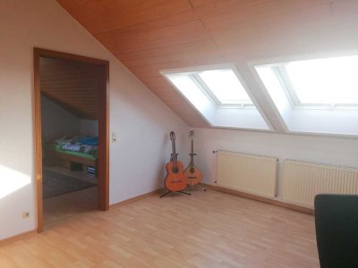 2-Zimmer-DG-Wohnung mit Balkon und PKW-Stellplatz – ideal für Singles, Paare & Kapitalanleger