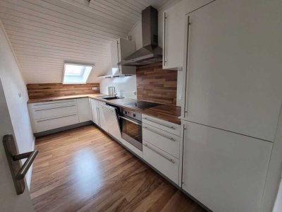 Ansprechende 3-Raum-Dachgeschosswohnung mit EBK und Balkon in Kaiserslautern