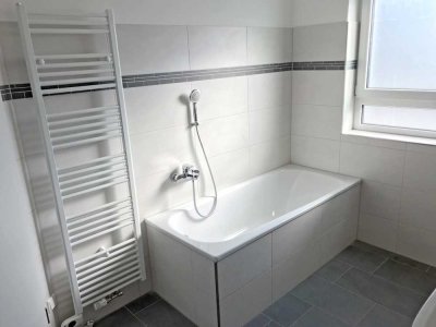 Provisionsfreie helle 3 Zimmerwohnung mit Balkon und Tageslichtbad