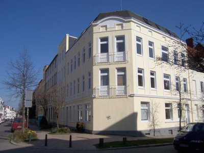 gepflegte 2-Zimmer-ALTBAU-Wohnung mit Terrasse