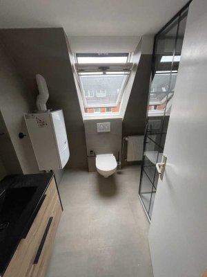 Exklusives Dachgeschoss-Flair – Frisch sanierte 2-Zimmer-Wohnung in Lüneburg