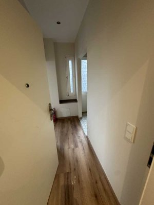 Erstbezug nach Sanierung: 3-Zimmer-Wohnung im 2. OG in Solingen