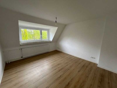 Schöne, helle 3,5 Zimmer Dachgeschosswohnung zum 01.07.2026 neu vermietbar!