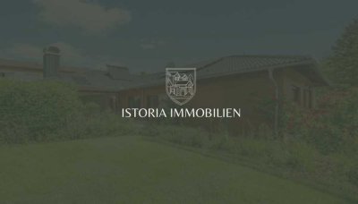 Großzügiger Bungalow mit zwei Wohneinheiten, Gartenidylle, Terrassen & Garage