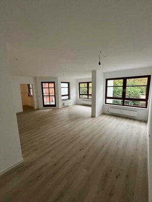 Modern sanierte 3-Zimmerwohnung mit Terrasse& Garten - einziehen, wohlfühlen und genießen