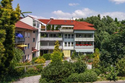 Großzügig geschnittene 3-Zimmerwohnung mit Fahrstuhl und Balkon in ruhiger Coburger Stadrandlage
