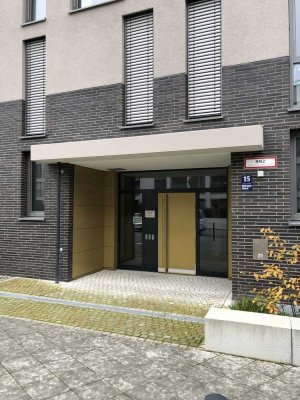 2-Zi., 13 qm Terrasse, fast Neubau (3 Jahre alt) kl. Büro, Video,  elektrische Rollos,FBH,Küche