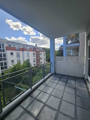 Wiesbaden-Biebrich: Stilvolle 3-Zimmer-Wohnung unweit des Rheinufers