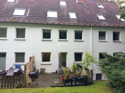 Erdgeschoss: 2-Zimmer, Terrasse am parkähnlichen Garten in Kiel - Marienwerderstraße - Nahe FH Kiel