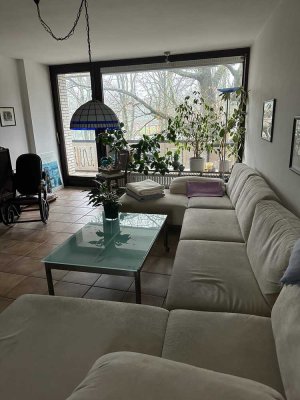Befristet (1 Jahr) und möblierte  3-Zimmer-Wohnung mit Balkon
