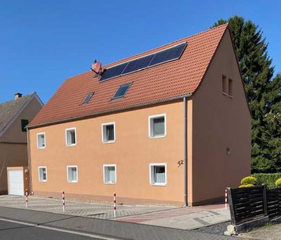 Vollständig renovierte Wohnung mit 2,5 Zimmern sowie Balkon und EBK in Heimbach