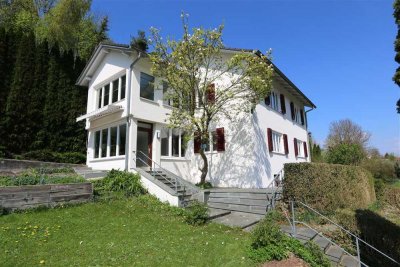 Licht-Luft-Leben!! Herrliches Stadthaus in bester Lage, umgeben von Vogelgezwitscher und Natur