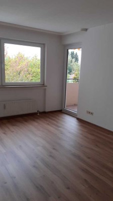 Geschmackvolle 3-Raum-Wohnung mit Balkon in Zorneding