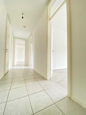 *** FAMILIEN AUFGEPASST *** Sehr helle 3-Zimmer-Wohnung im EG mit Balkon *** LÜD-Kalve ***